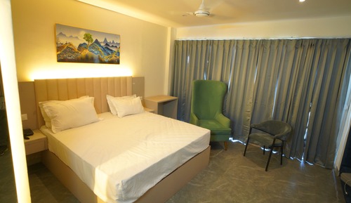 Deluxe Double or Twin Room