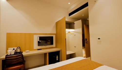 Superior Triple Room, City View