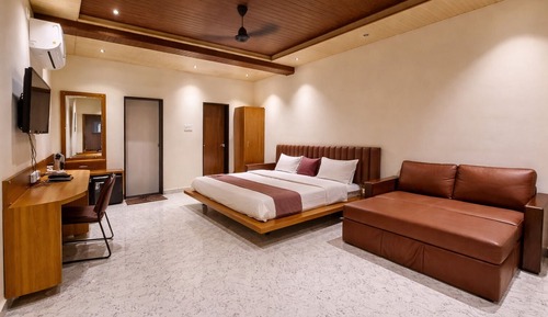 Luxury Suite, Balcony, Garden View