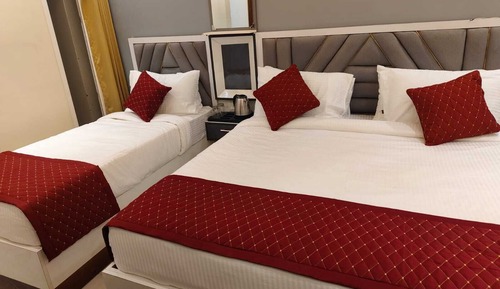Three Bed Deluxe