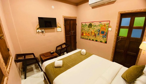 Deluxe Double Room, 1 King Bed, City View