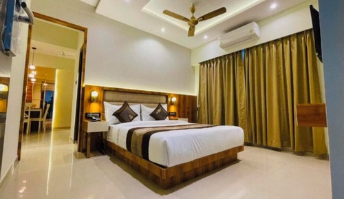 Family Triple Room, City View