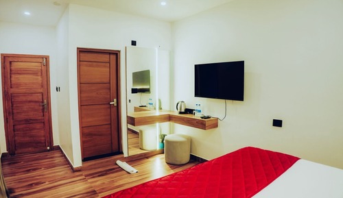 Deluxe Room, City View