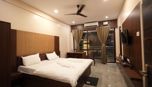 Deluxe Room, Partial Sea View