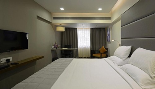 Deluxe Suite
