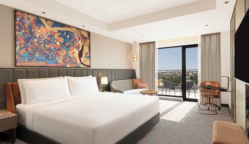 Premium Room, 1 King Bed, Balcony