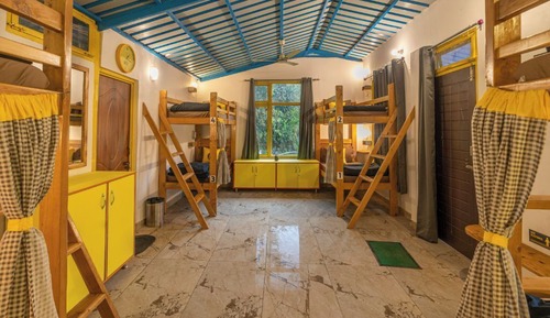 Bed in 8 Bed Mixed Dormitory with Balcony and Mountain View