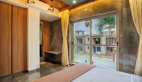 Family Room, Balcony, City View