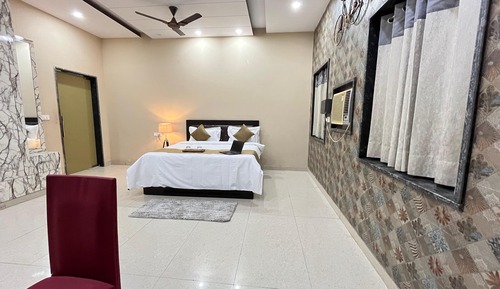 6BHK Villa with Pool & Garden