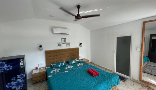 Deluxe Studio, Courtyard View