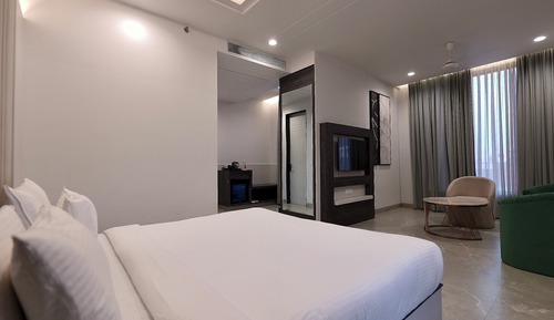 Emerald Suite