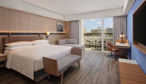 Premium Suite, 1 King Bed, Balcony