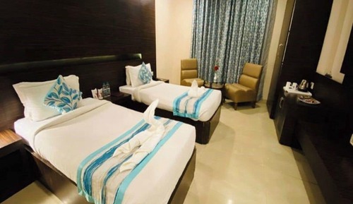 Deluxe Twin Bedded Room