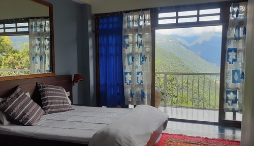 Family Double Room, Balcony, Valley View