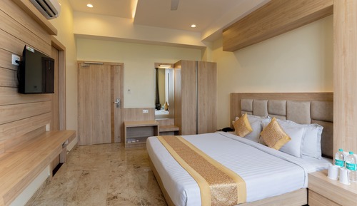 Superior Deluxe King Room