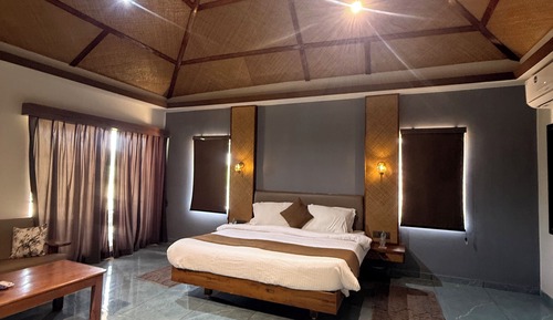 Luxury Suite, Balcony, Mountain View