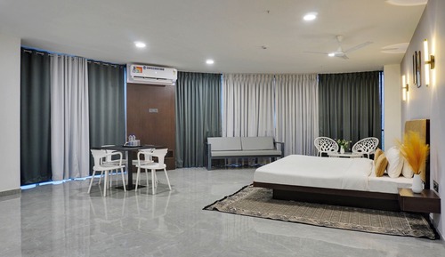 Deluxe Suite