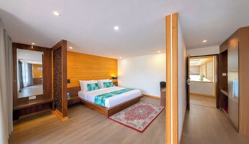 Deluxe Suite