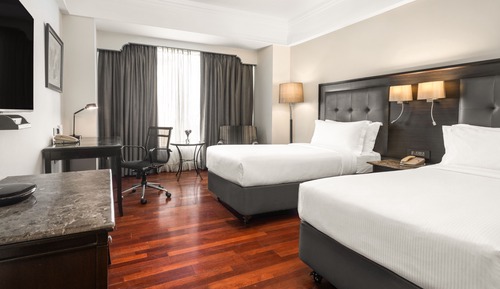Classic Room, 2 Twin Beds, Smoking, Pool View
