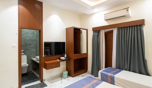Basic Room, Multiple Beds