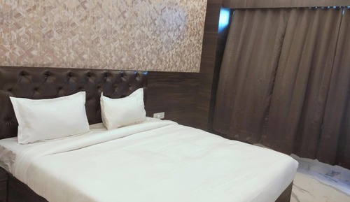 Deluxe Double Room, City View