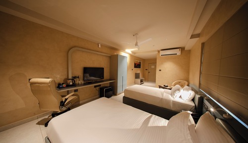 Deluxe Twin Sea View Room