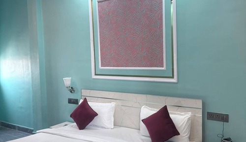 Suite, City View