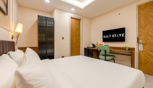 Deluxe Double Room, Balcony, City View