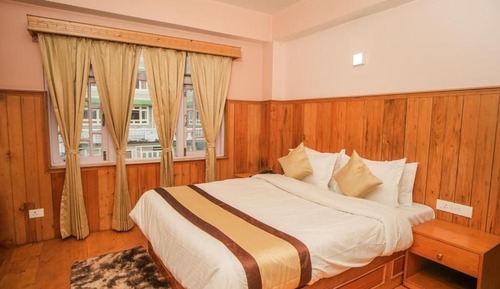 Deluxe Double Room, Balcony, Mountain View