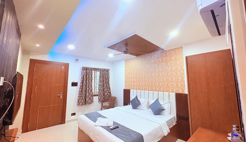Standard Double Room, Multiple Beds, Pool View