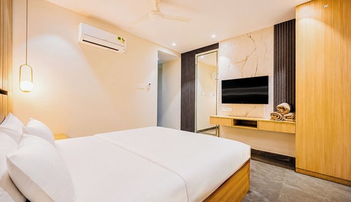  Theater Suite