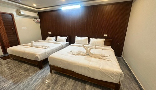 Quadruple Room, Beach View