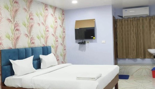 Deluxe Double Room, City View
