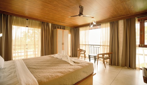Backwater Panoramic view King Room