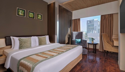 Premium Room, 1 Queen Bed (no view)