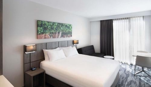 Executive Queen Room 