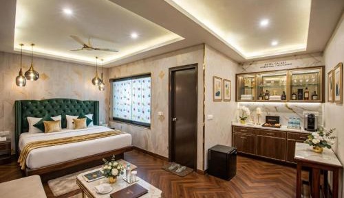 Deluxe King Room