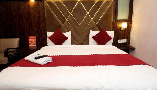 Deluxe Double Room (2 Adults + 1 Child)