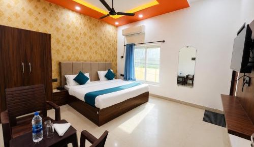 Deluxe Double Room (2 Adults + 1 Child)