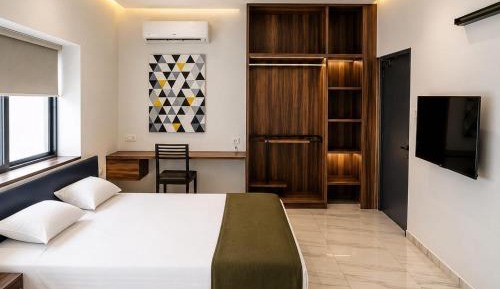 Deluxe King Room