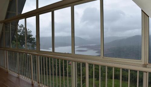 Suite with Lake View