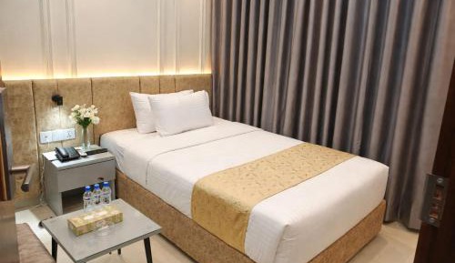 Large Single Room