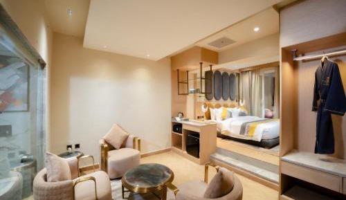 Suite with Balcony