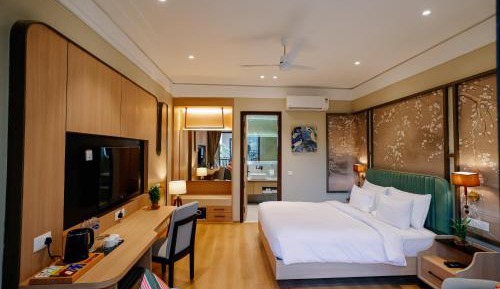 Signature Cottage with Bathtub and Balcony