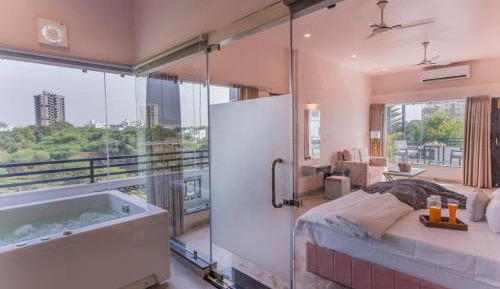Suite with Spa Bath