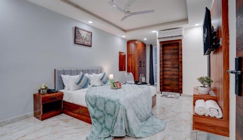 Deluxe King Suite