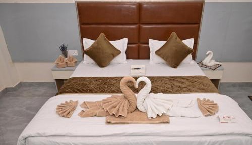 Deluxe Double Room (2 Adults + 1 Child)