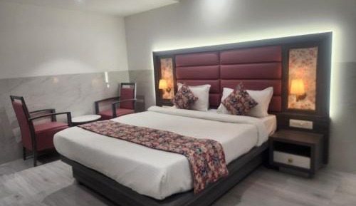 Deluxe King Room