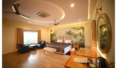 Standard Queen Room