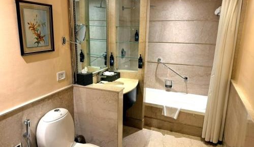 Suite With Lounge Access